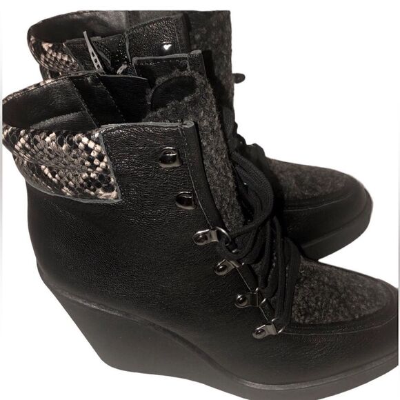 NWT JESSICA SIMPSON Black Maelyn Wedge Platform Almond-Toe Lace-up Ankle Boots - Picture 2 of 4
